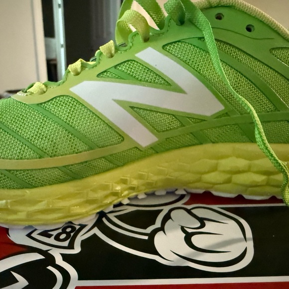New Balance x RunDisney Tinkerbell Running Shoe - Picture 4 of 7